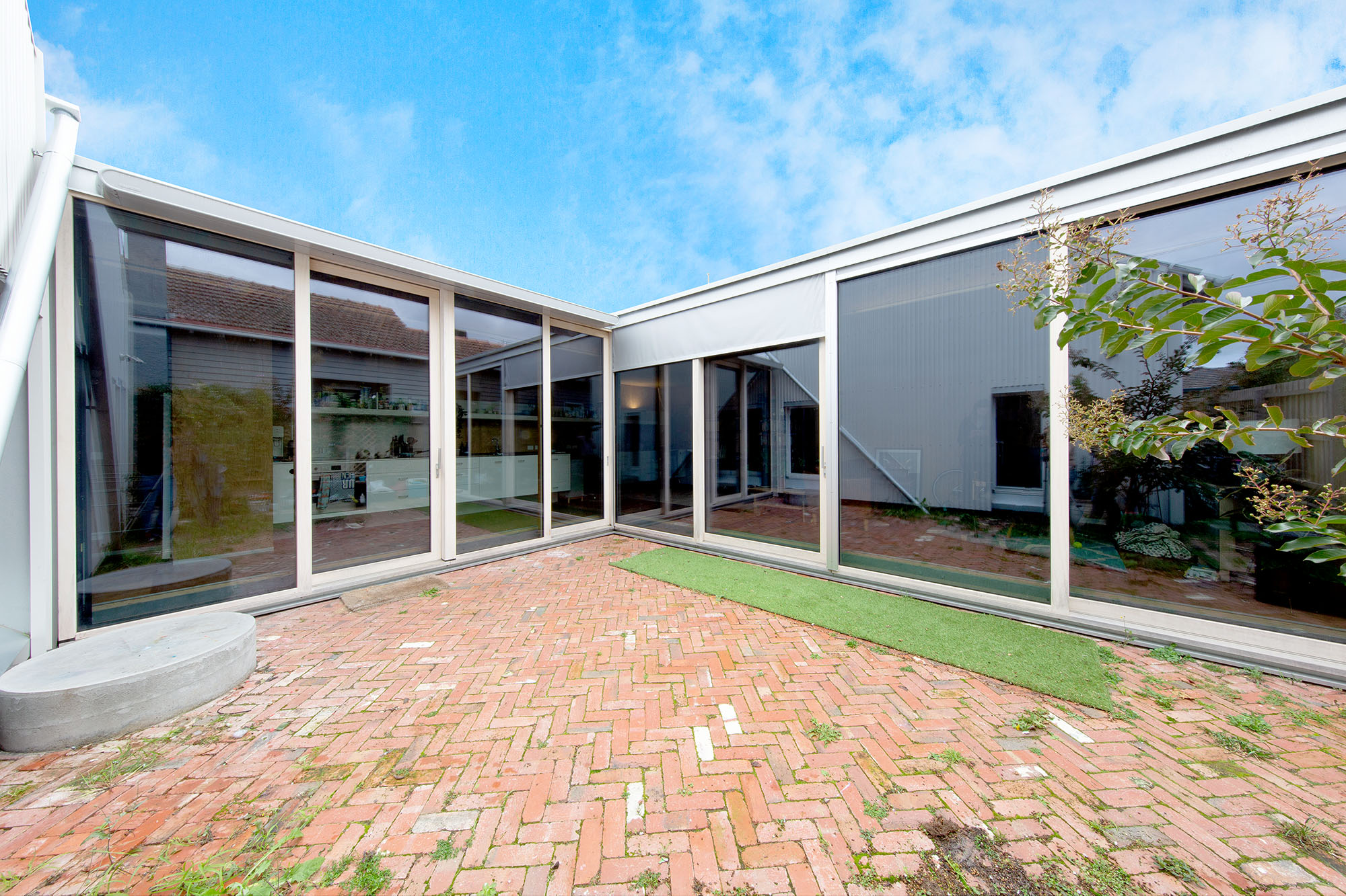 Project Gardenvale Passive House, with Panoramic Lift & Slide doors